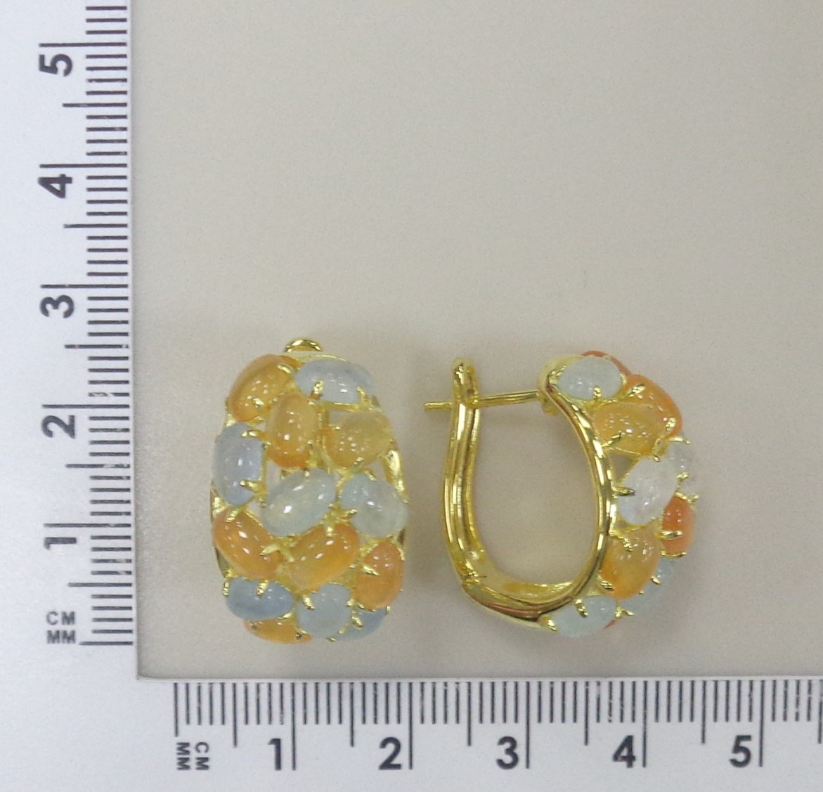 Серебряные серьги с аквамаринами и халцедонами